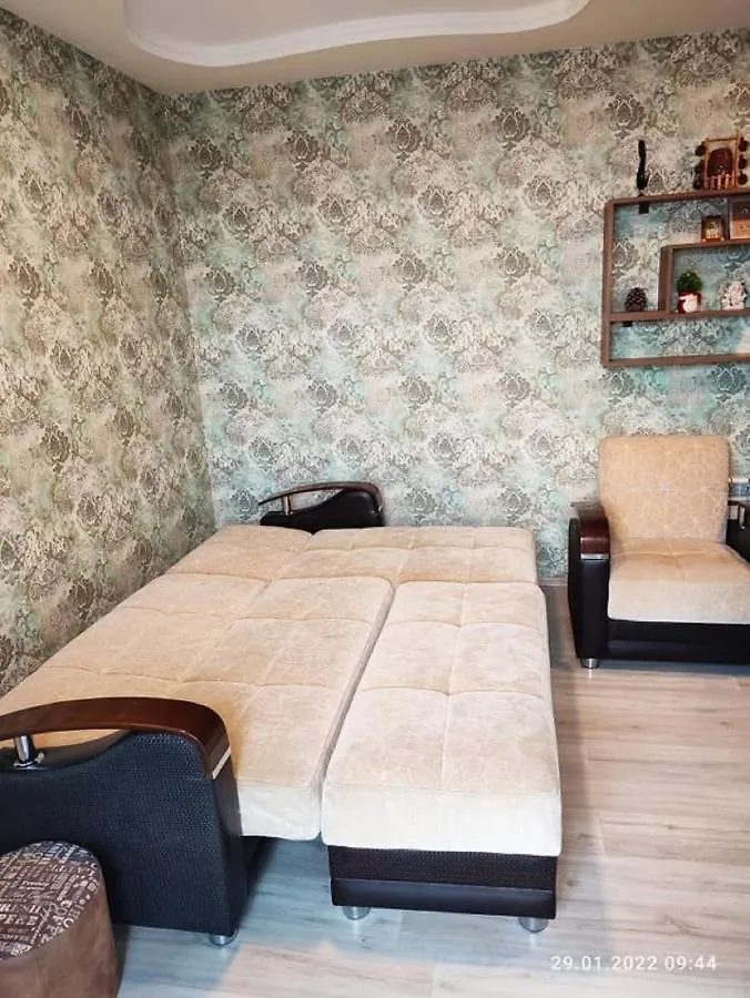 Квартира У Приморского Парка バトゥーミ