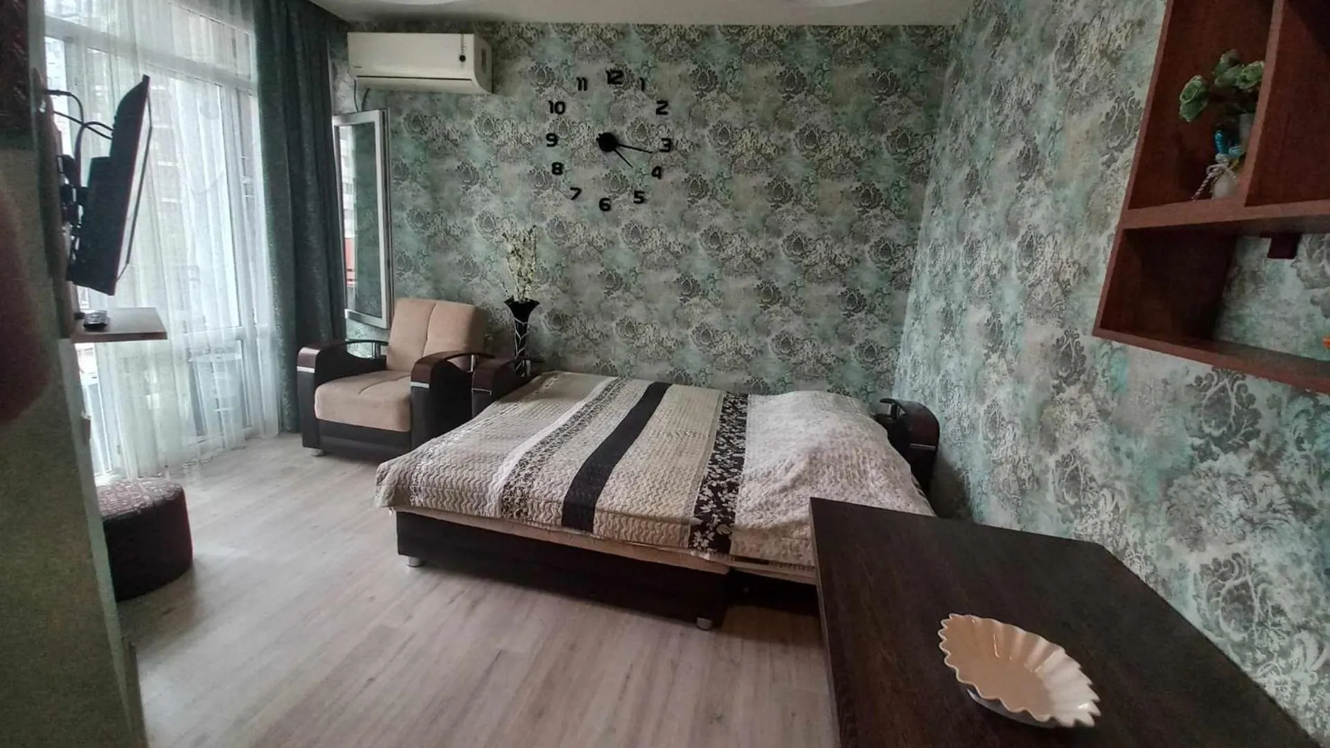 Квартира У Приморского Парка Batumi Apartman
